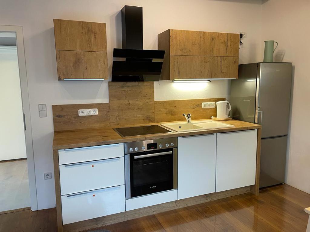 Ferienwohnung Im Stadtzentrum Von Bernau - Komfortable Wohnung Mit 2 Zimmern, Bad, Spuelmaschine, Waschmaschine, Komplette Kueche, Wlan, Terrasse, Ruhige Lage Bernau bei Berlin Ngoại thất bức ảnh