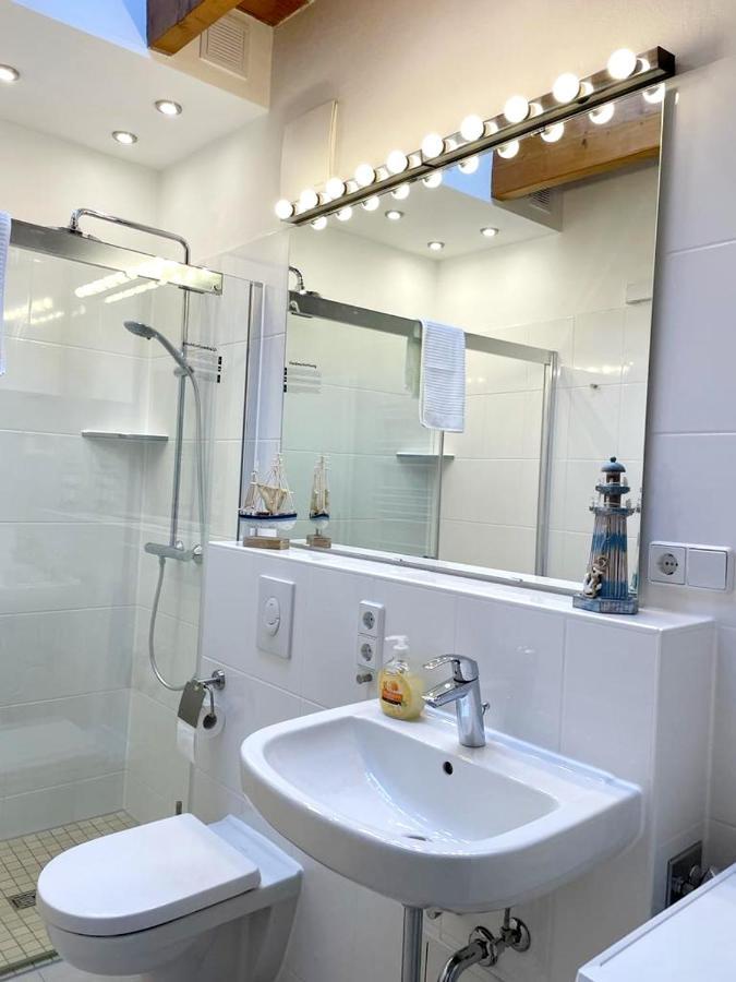Ferienwohnung Im Stadtzentrum Von Bernau - Komfortable Wohnung Mit 2 Zimmern, Bad, Spuelmaschine, Waschmaschine, Komplette Kueche, Wlan, Terrasse, Ruhige Lage Bernau bei Berlin Ngoại thất bức ảnh